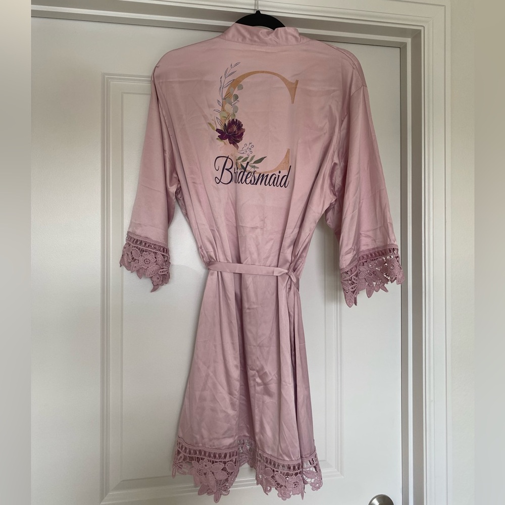 Women’s “C” Bridesmaid Robe with Lace Trim | Mauve | One Size